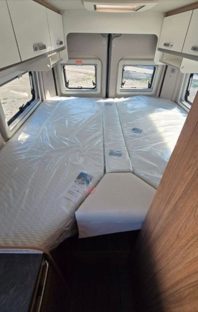 Weinsberg CaraBus GREY EDITION [FIRE] Wohnbereich