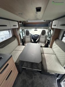 Knaus L!VE WAVE 700 MEG Sitzgruppe