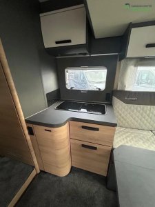 Knaus L!VE WAVE 700 MEG Küche